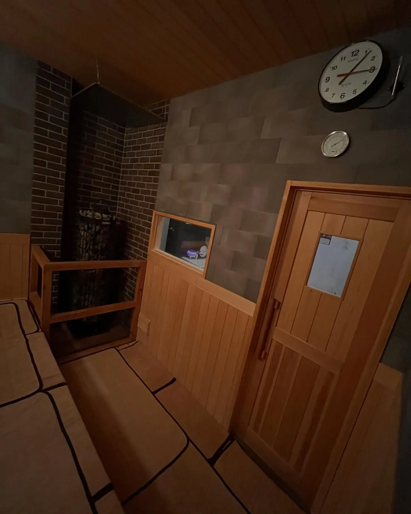 サウナって静かにしないといけないイメージがありませんか？